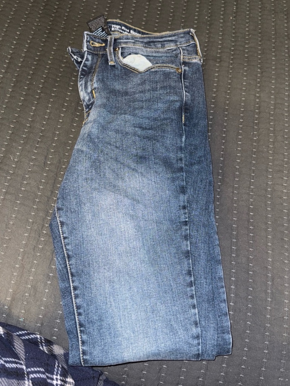 High-Rise Women's Straight Jeans in Medium Blue Wash